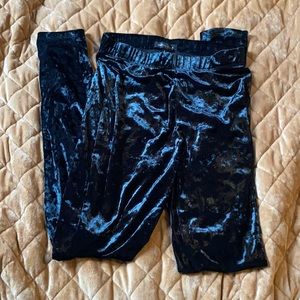Kendall & Kylie black velvet leggings